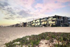 Manhattan Beach Strand homes