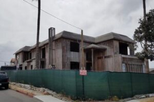 abandoned home in El Segundo
